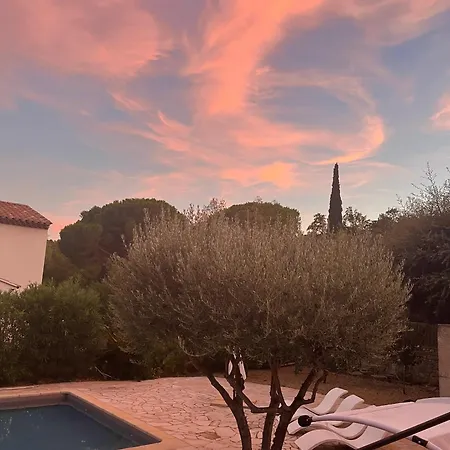Vila Provencale, Piscine, Climatisation, Parking, Proche Village Ideal Famille